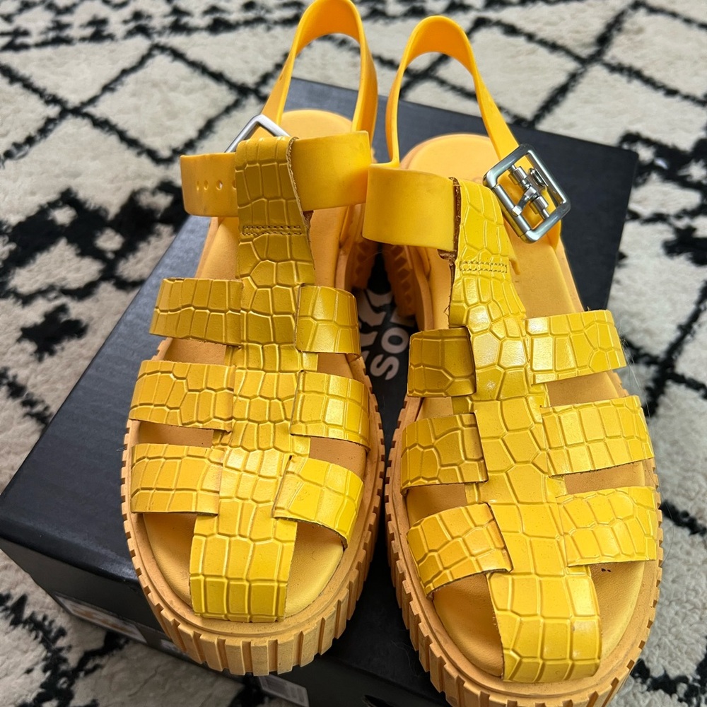 Sorel Yellow Fisherman Sandals with Chunky Sole